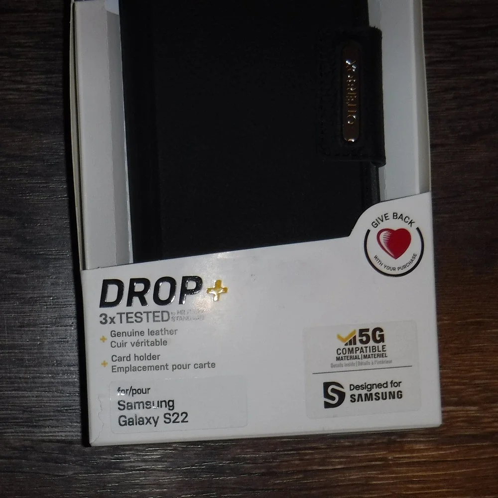 Otterbox‎ Strada Series Black Leather Case for Samsung Galaxy S22